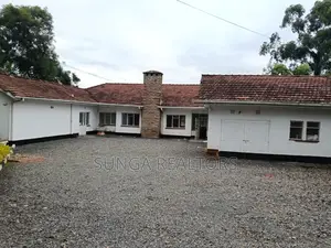 5bdrm Bungalow in Riverside Drive for rent