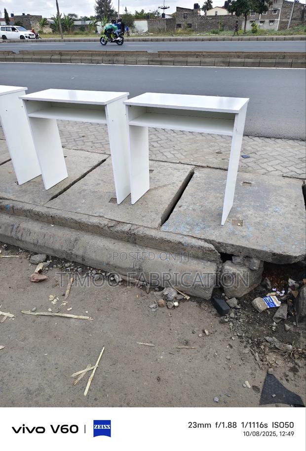 Salon Nail Table White - main view