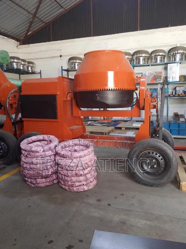 Concrete Mixer - thumbnail 3