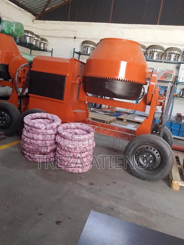 Concrete Mixer - thumbnail 4