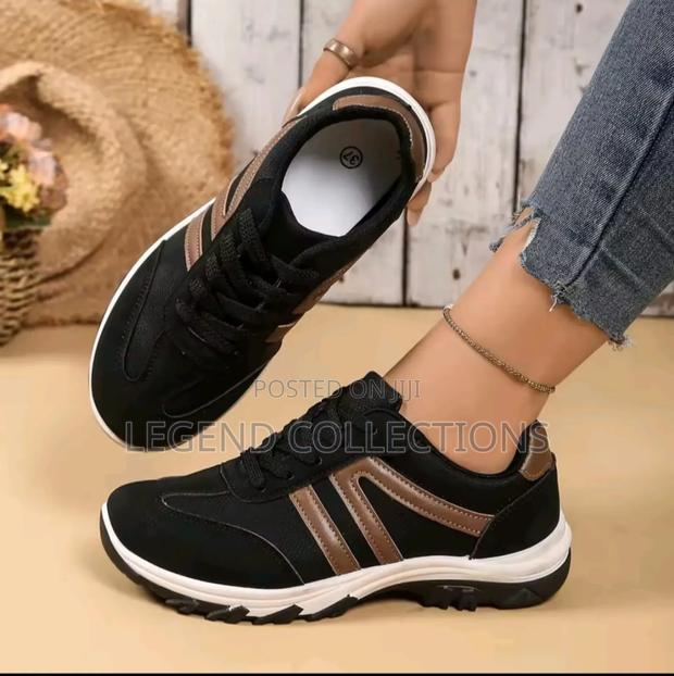 Ladies Classic Sneakers (Size 36-42) - thumbnail 3