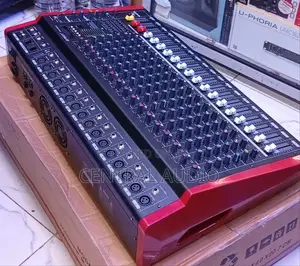 Max 16channel Powered Mixer