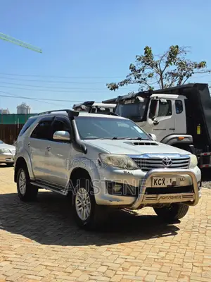 Toyota Fortuner 3.0 D AWD 2012 Silver