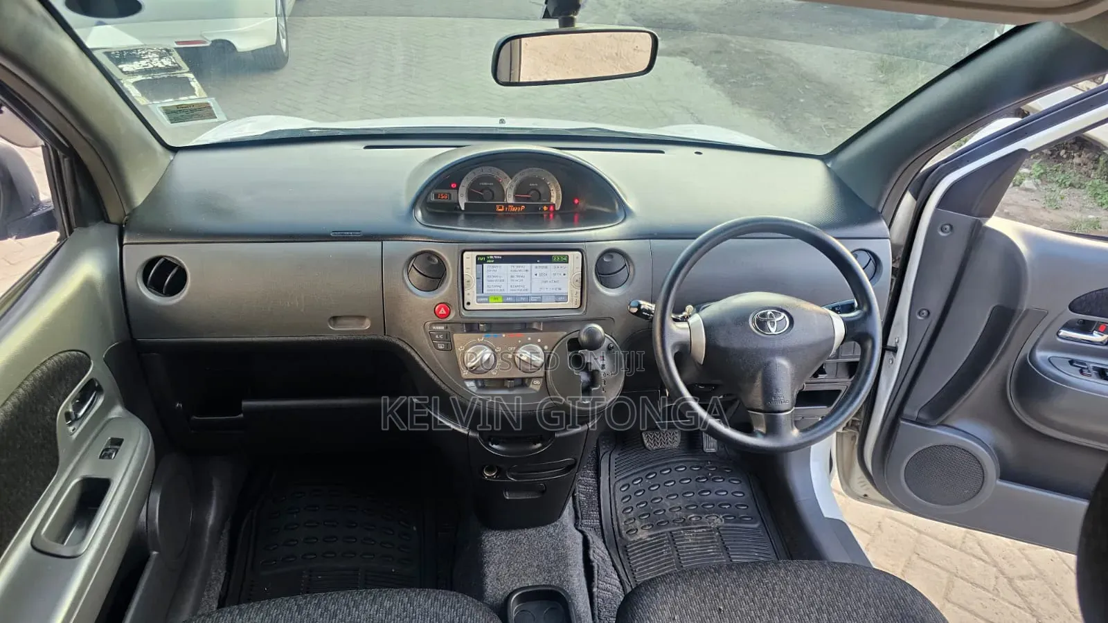 Toyota Sienta 2012 White