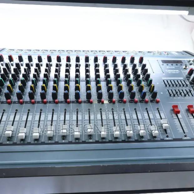 Mackie Professional Mixer Mk 1600 Usb 16 Channel Mixer