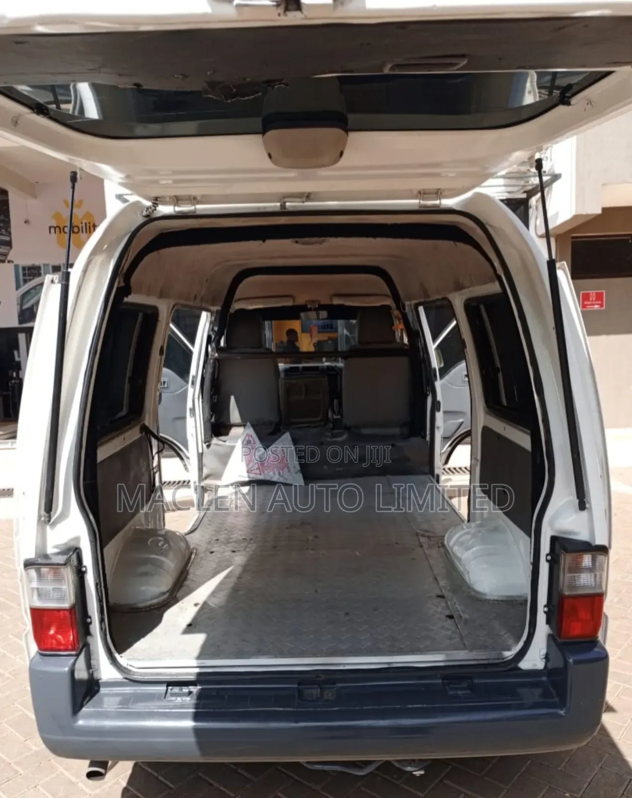 Nissan Vanette 2013 White