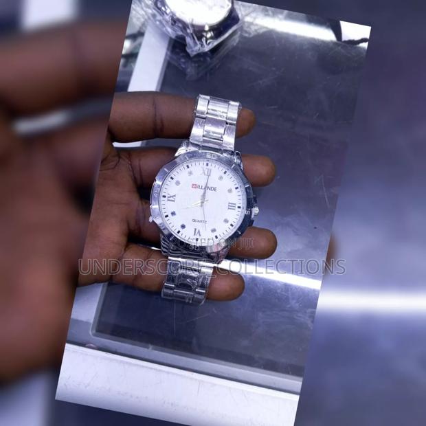 Quartz Watch With a Silver-Tone - thumbnail 2