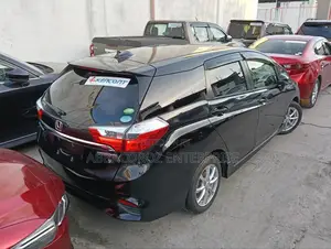 Honda Fit Shuttle 1.5 Hybrid 2WD 2019 Black