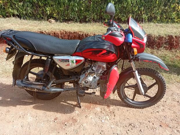 Bajaj Boxer 125 2021 Red - thumbnail 2