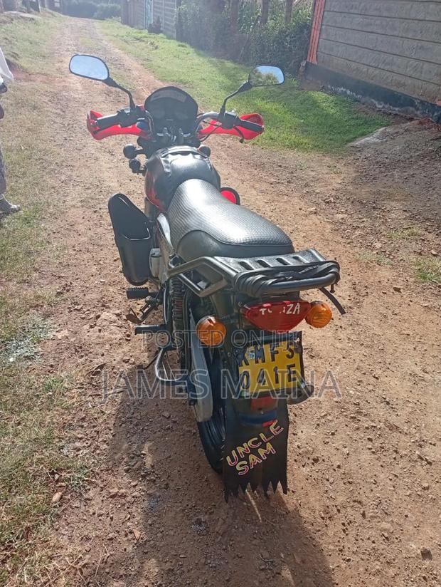 Bajaj Boxer 125 2021 Red - thumbnail 5