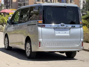 Toyota Voxy 2019 Silver