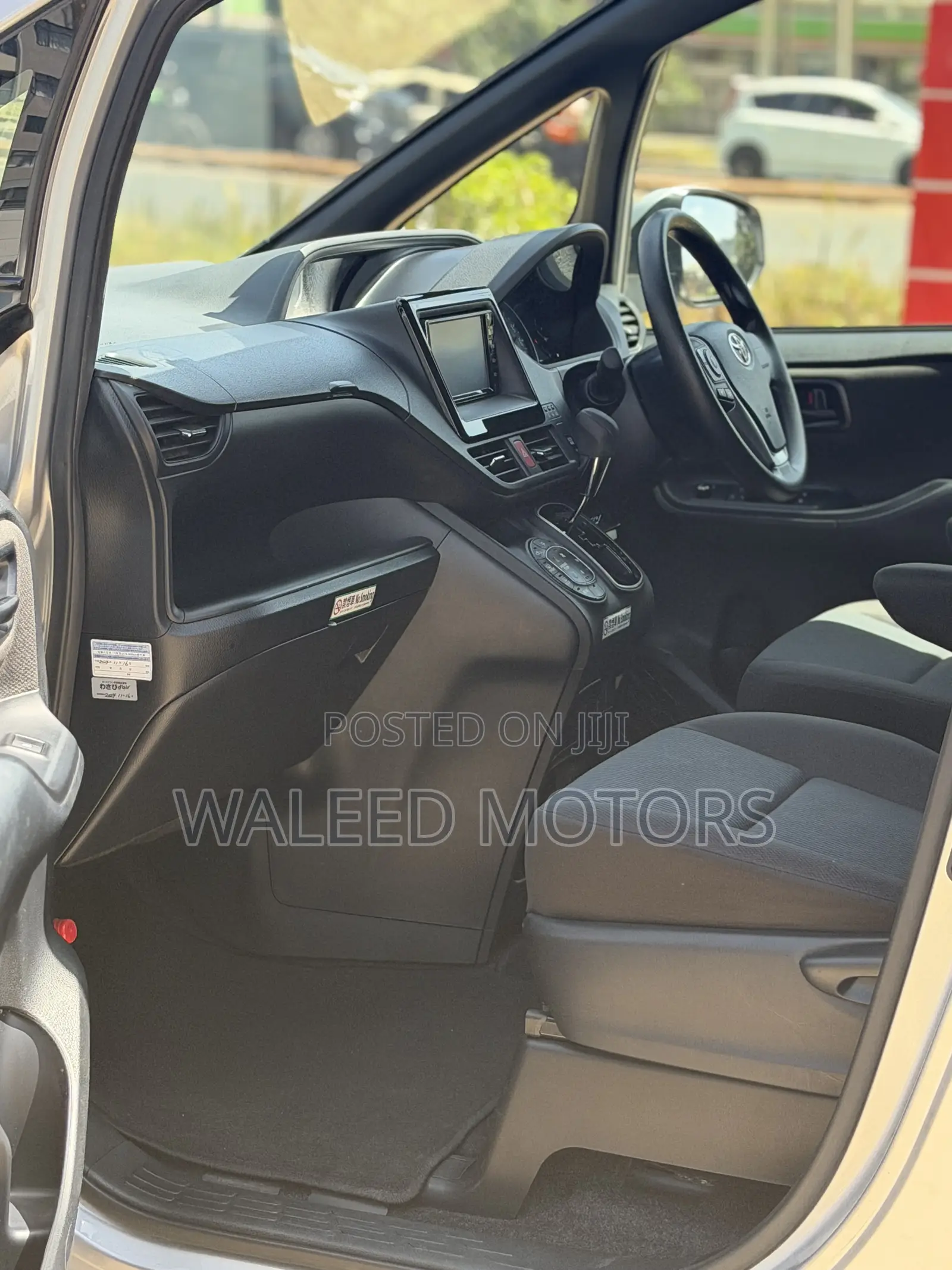 Toyota Voxy 2019 Silver