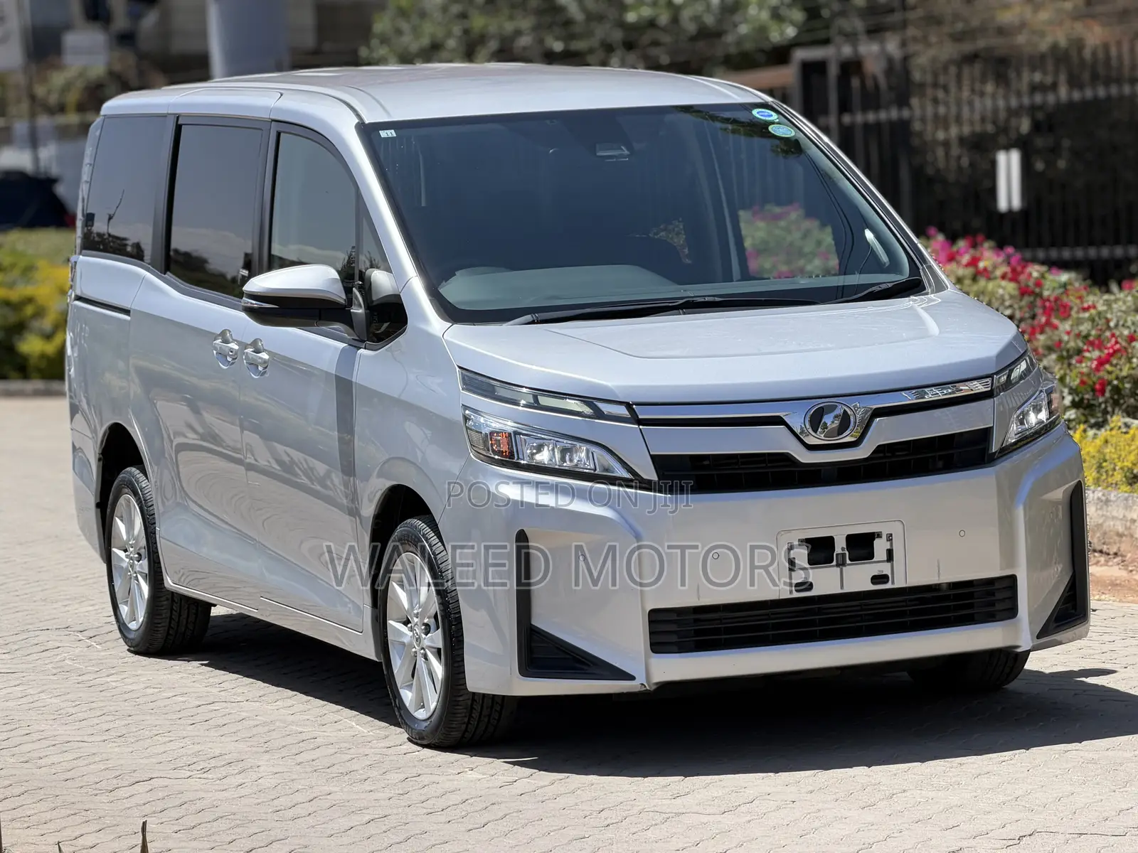 Toyota Voxy 2019 Silver