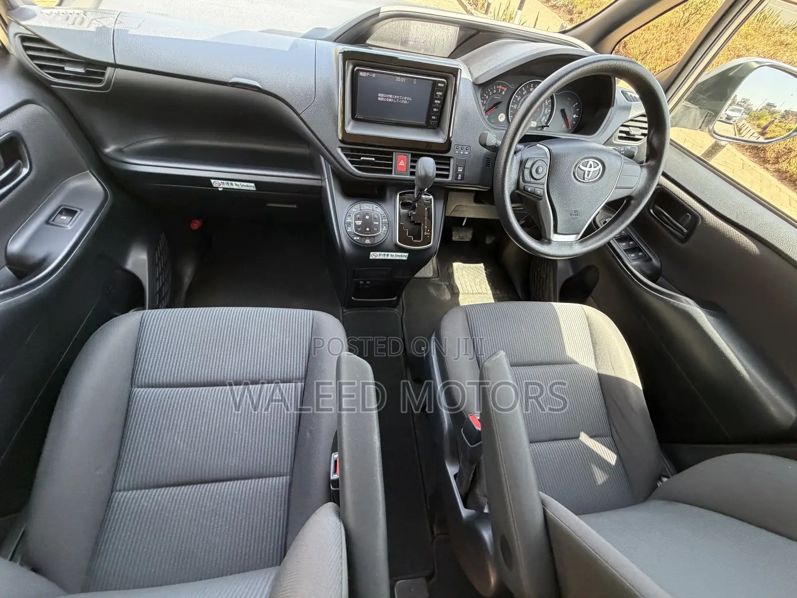 Toyota Voxy 2019 Silver