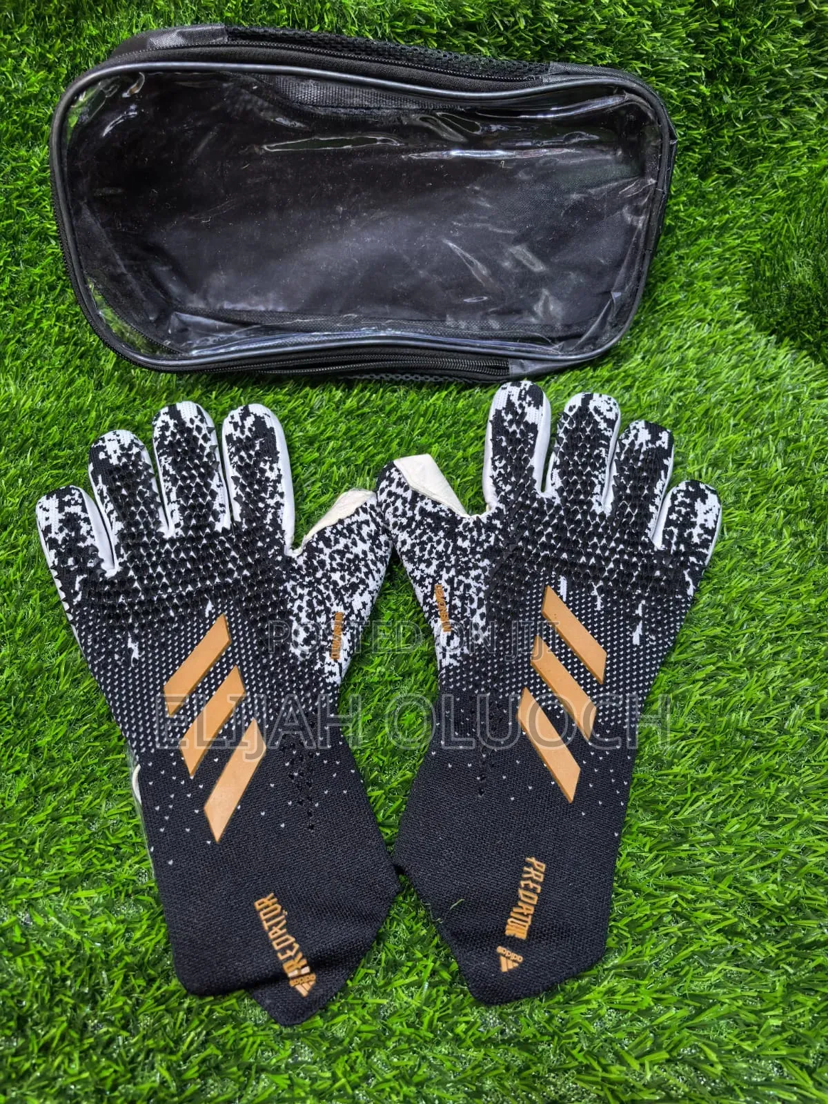 Predator Gloves With Straps