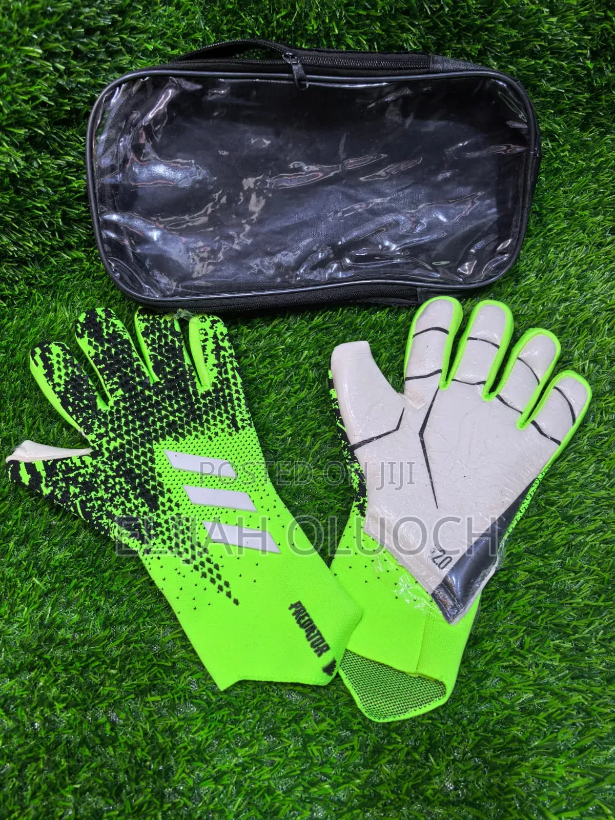 Predator Gloves With Straps