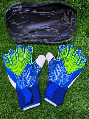 Predator Gloves With Straps