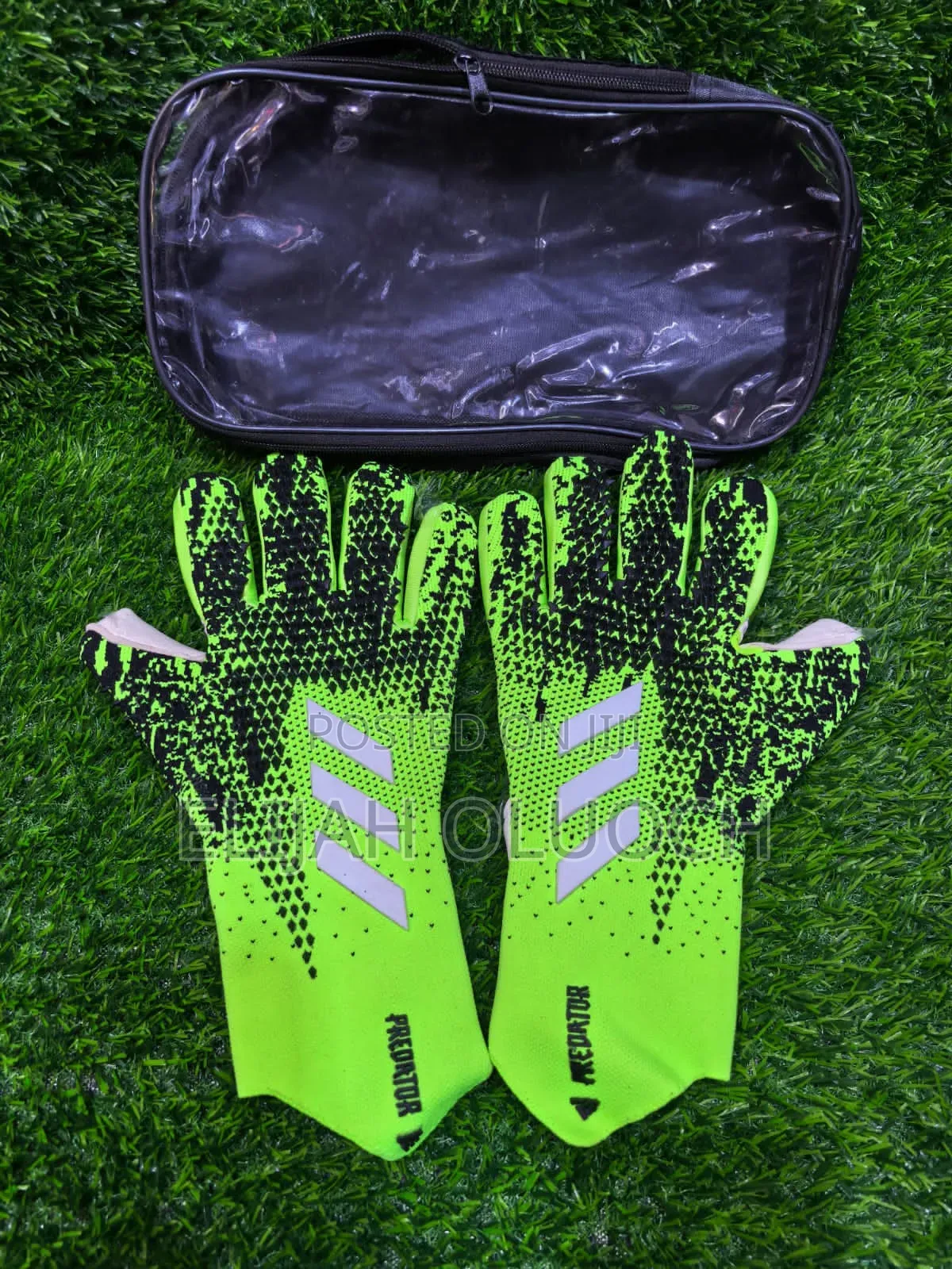 Predator Gloves With Straps