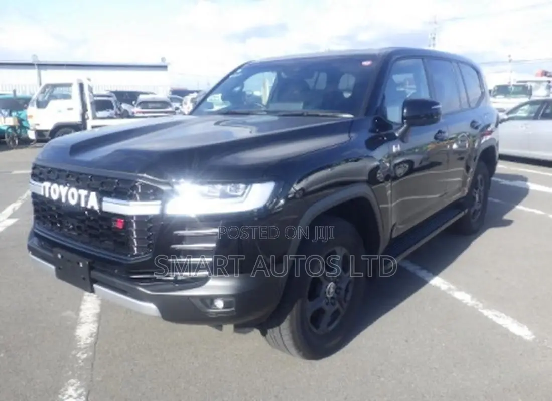 Toyota Land Cruiser LC300 2023 Black