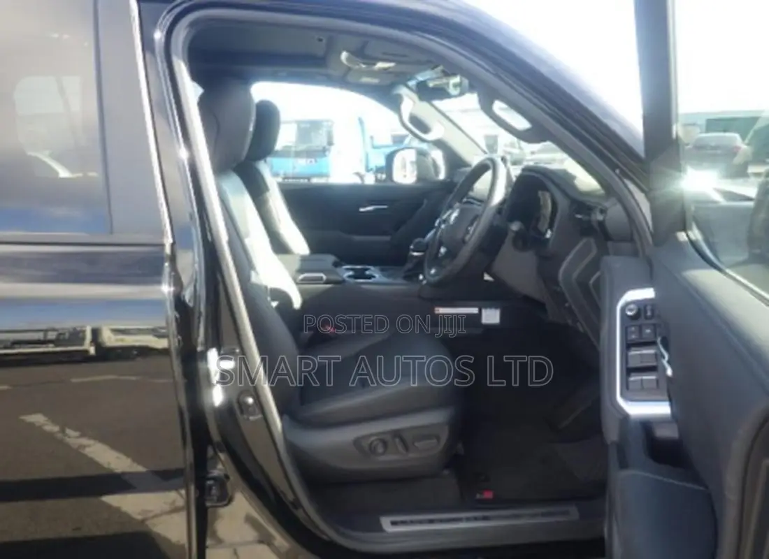 Toyota Land Cruiser LC300 2023 Black