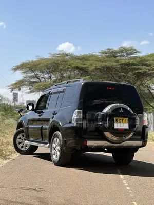 Mitsubishi Pajero 3.0 2011 Black