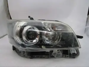 Headlight Toyota Rumunion Xenon