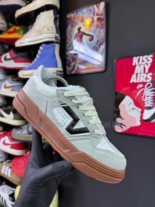 Van Upland Suede - thumbnail 2