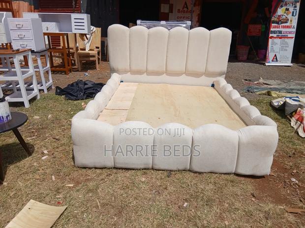Bubble Bed Cream White 5 by 6 - main view