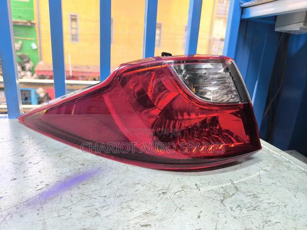 Mazda Premacy Taillights - thumbnail 2