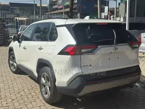 Toyota RAV4 2019 White
