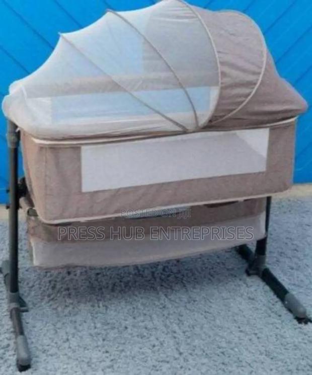 Baby Co-Sleeper Bed or Bassinet. - main view