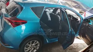 Toyota Auris 2017 Blue