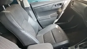 Toyota Auris 2017 Blue