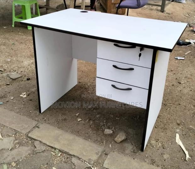 0.9m White Study Desk