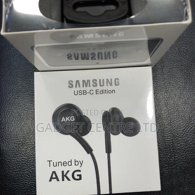 Brand New Type C Wired Earphones - thumbnail 3