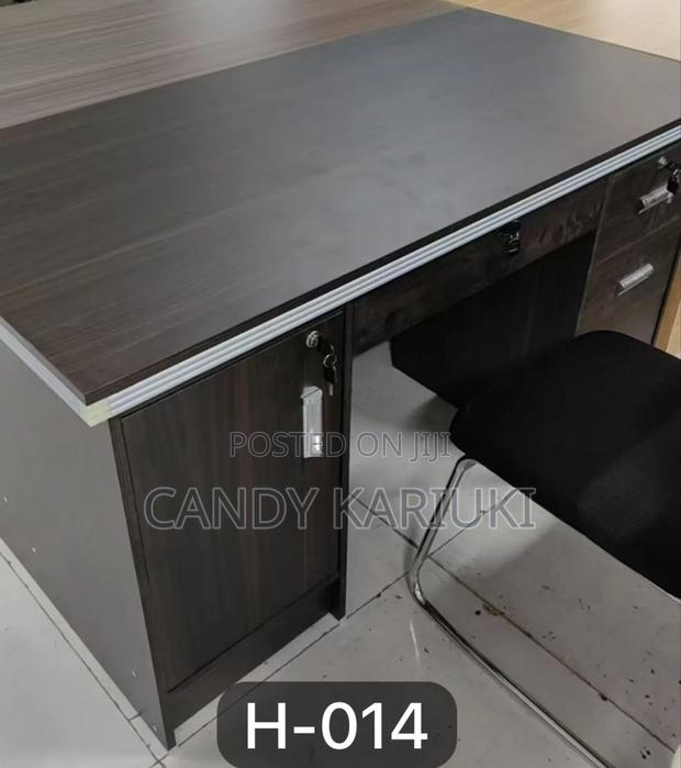 Modern 1.4m Office Desk