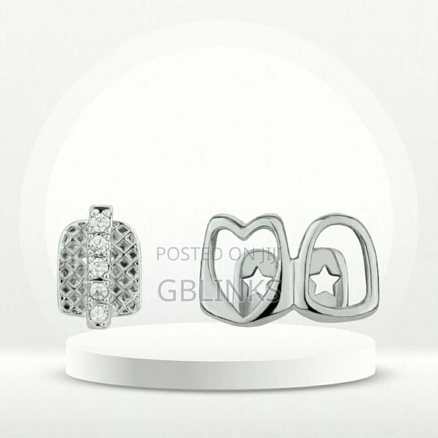 Silver Iced Out Teeth Grillz - Unisex