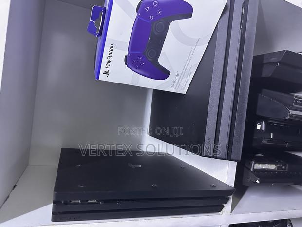 Play Station 4 Pro - main view