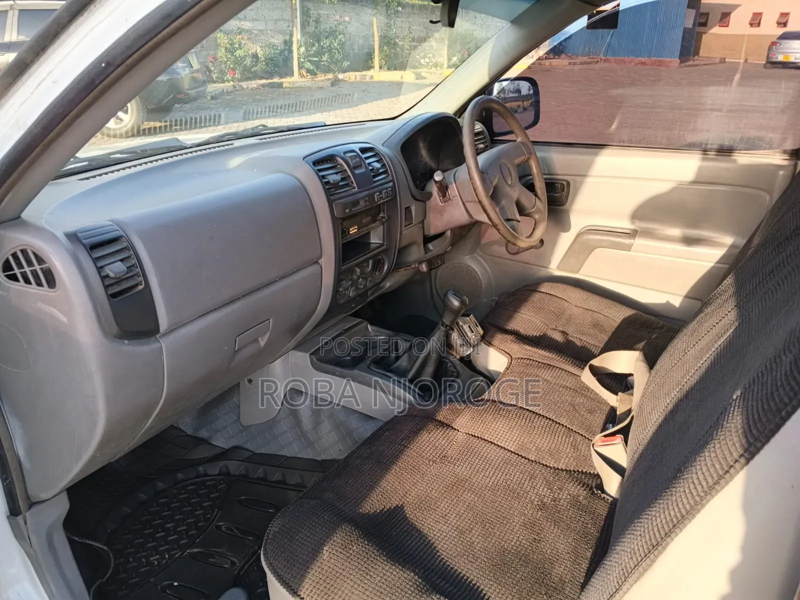 Isuzu D-MAX 2008 Off white
