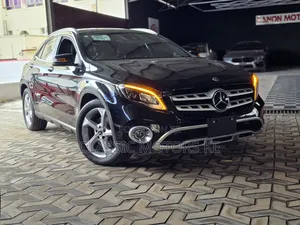 Mercedes-Benz GLA-Class 2019 Black