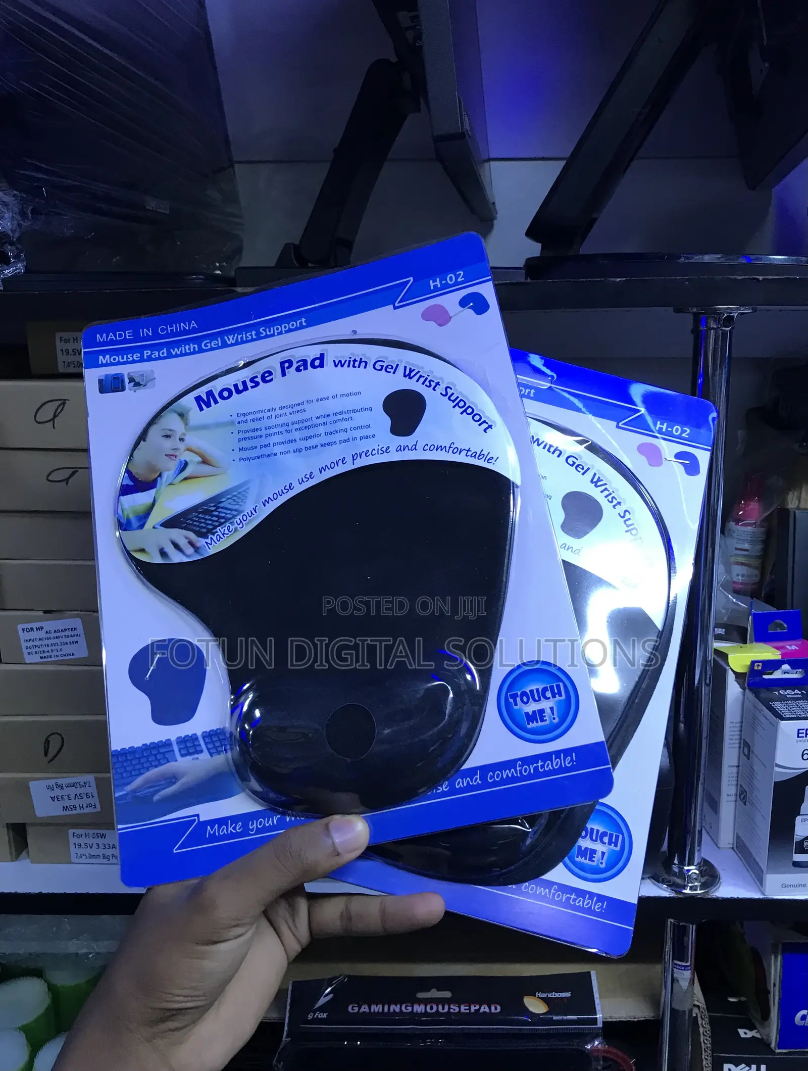 Mouse Pad With Gel Wrist Rest - Extended Comfort for Long Sessions