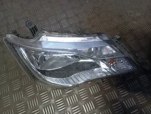 Fielder 161 Headlight Non Zenon