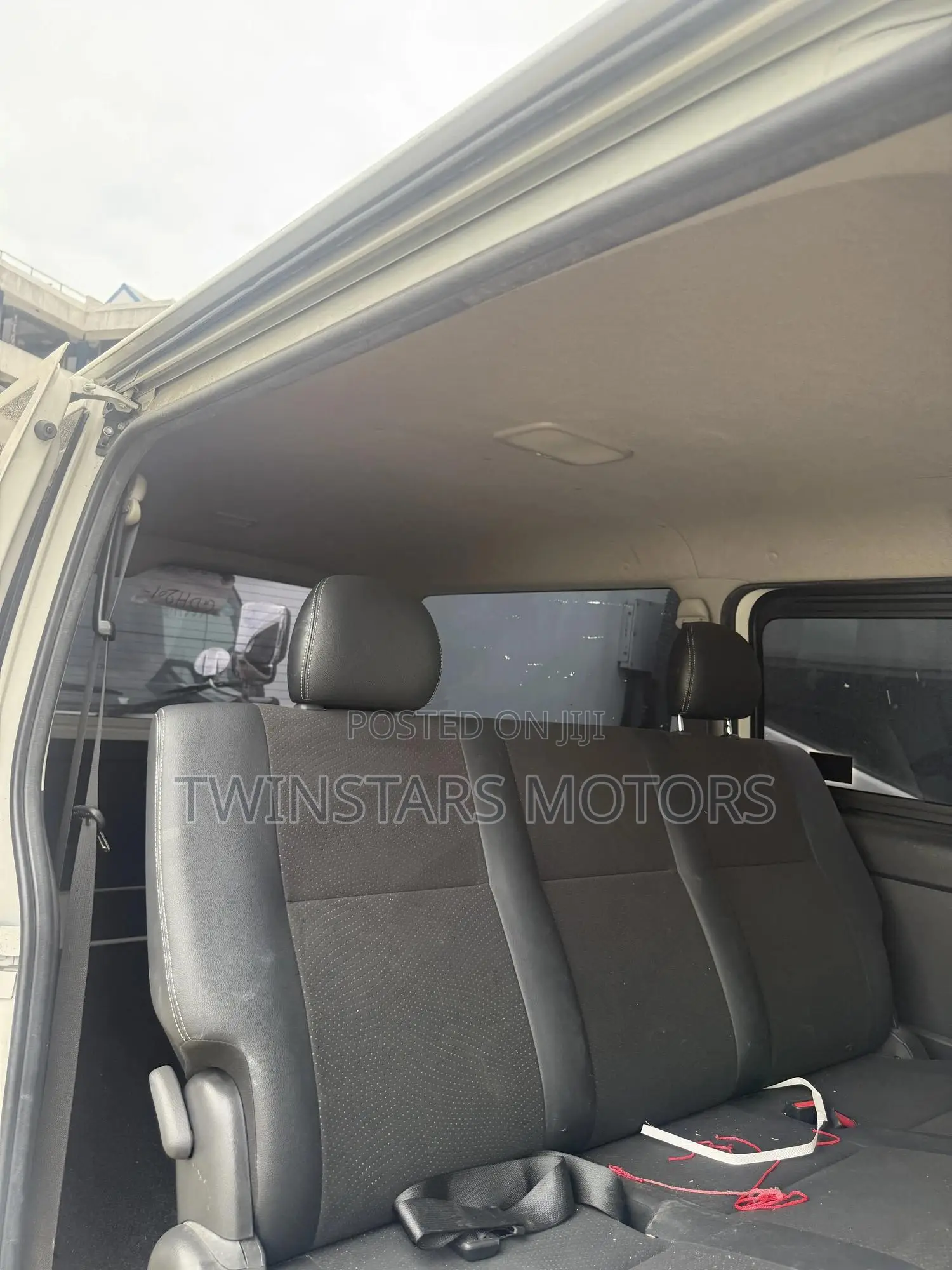 Toyota HiAce 2018 White