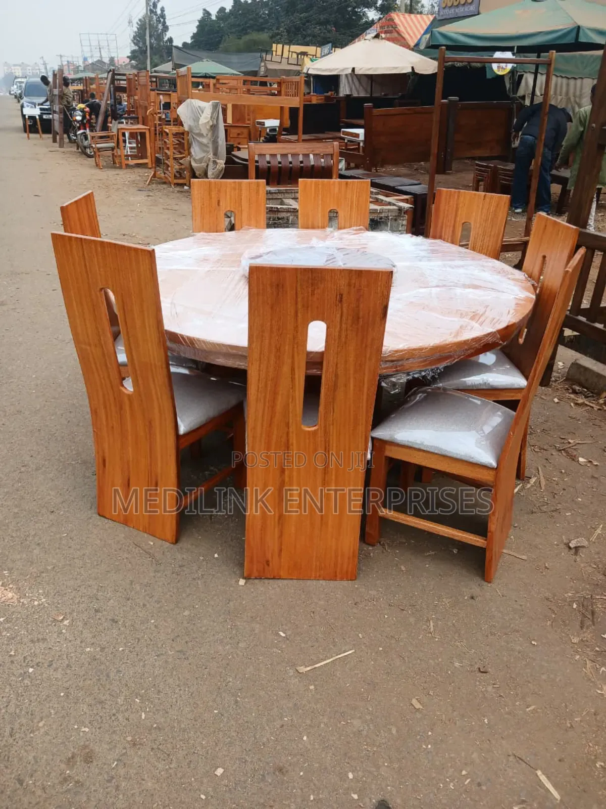 Mahogany 8 _Seater Wooden Dinning Table Set