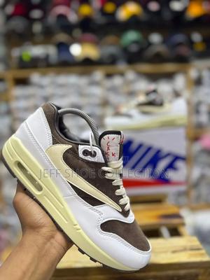 Travis Scott X Nike Air Max 1 Reverse Mocha - thumbnail 2