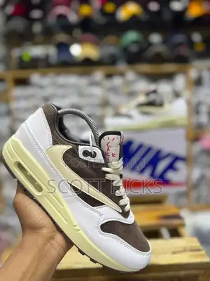 Travis Scott X Nike Air Max 1 Reverse Mocha