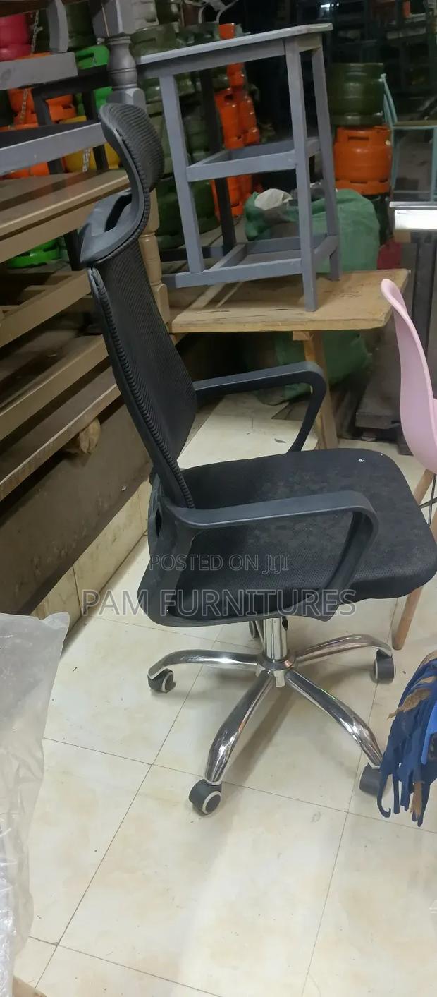 Quality Office Chair - Headrest - thumbnail 3
