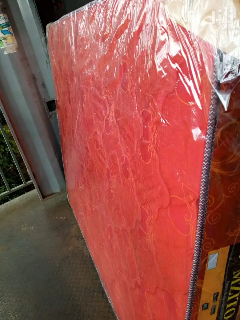 Queen Size(5 X 6) 8 Inch High Density Quilted Mattresses.