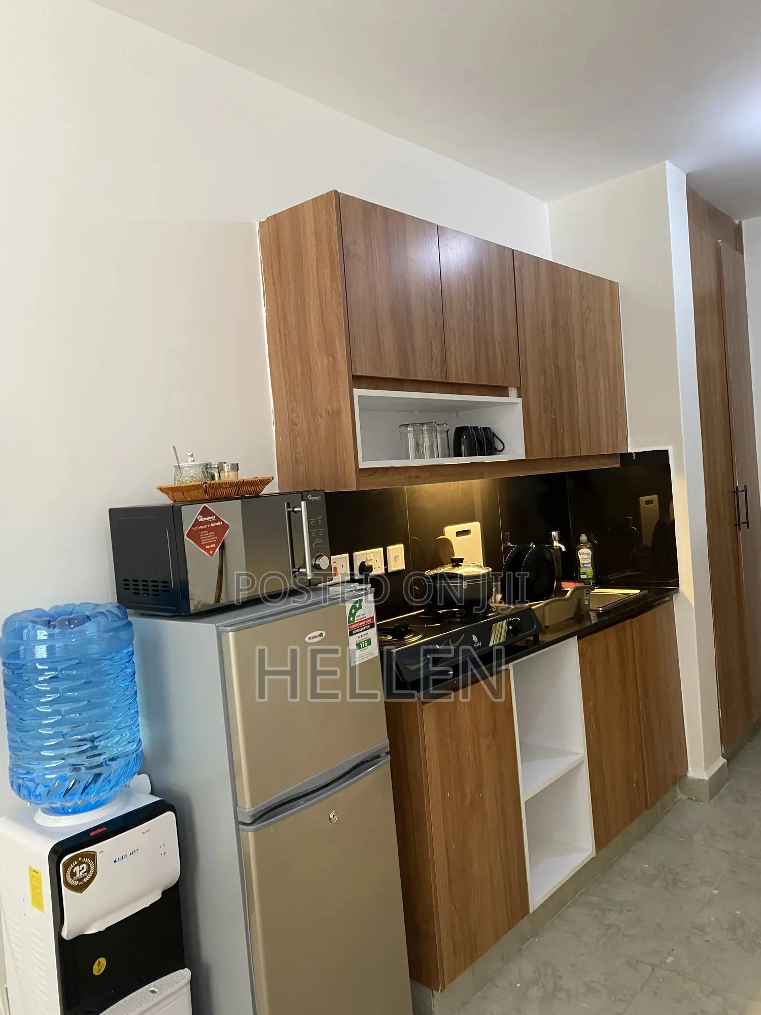 Fully Furnished Studio With Wifi, Netflix Free Parking
