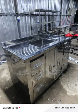 Professional Stainless Steel Kitchen Cabinet With a Sink